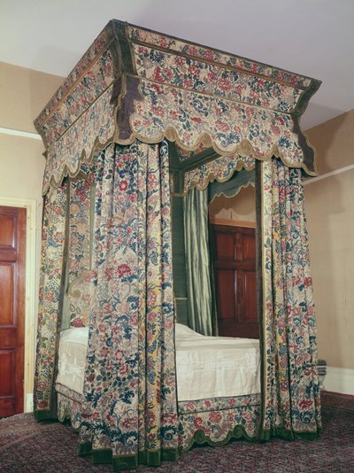 Four Poster Bed with Embroidered Hangings by Unbekannt Unbekannt